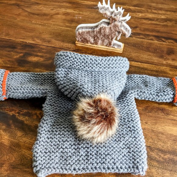 Hand knitted Dark grey coat with cape and pompom - Picture 4 of 9